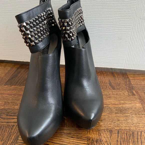 Black studded high heel boots - Picture 1 of 5